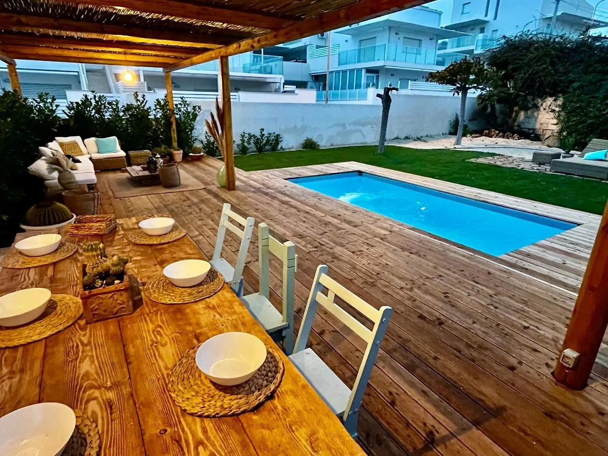 Domus Giulia - Villa Sul Mare مارينا دي راغوزا بيت للعطل